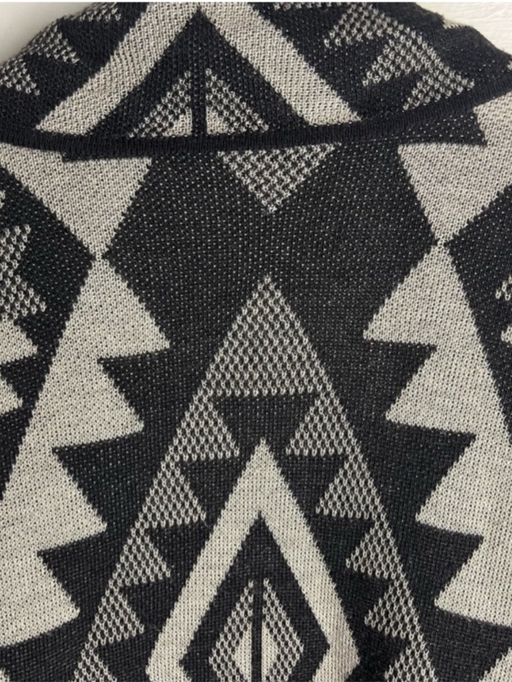 A KNITCH ABOVE Aztec Cardigan - Picture 10 of 10
